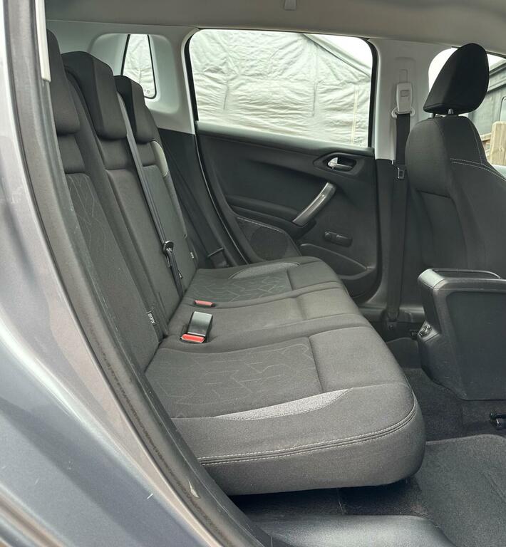 Peugeot 2008 2008 Active White #48