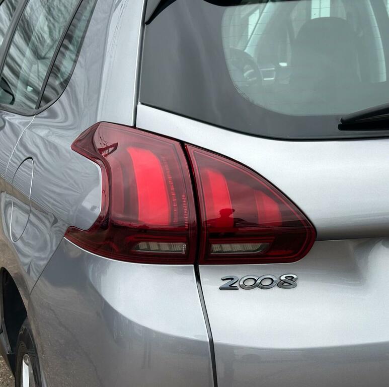 Peugeot 2008 2008 Active White #25