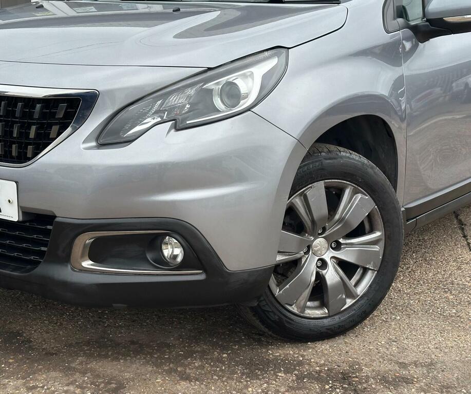 Peugeot 2008 2008 Active White #17