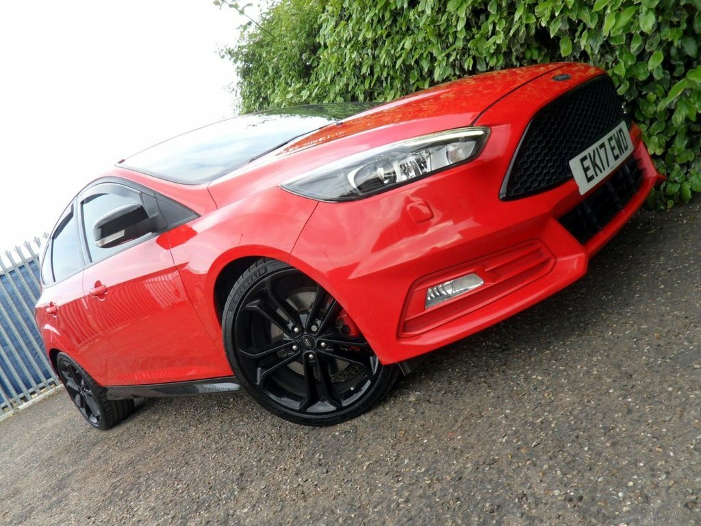 Ford Focus 2.0T Ecoboost St-3 Hatchback Eur Red