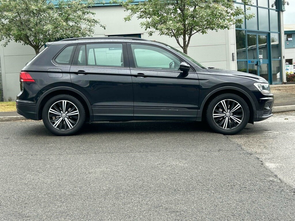 Volkswagen Tiguan S Tdi Bluemotion Technology PF17FLE Black #2
