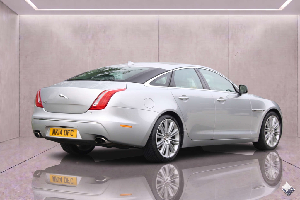 Jaguar XJ Portfolio V6 D  #6