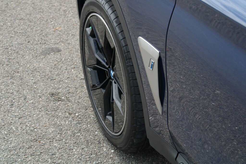 BMW iX3 Premier Edition #6