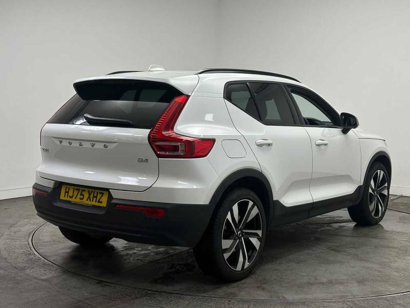 Volvo XC40 B4 Mild Hybrid Ultra Dark - 2025 75 HJ75XHZ White #3