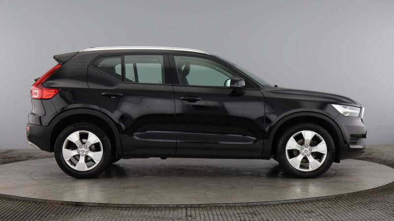 Volvo XC40 T3 Momentum Black #2