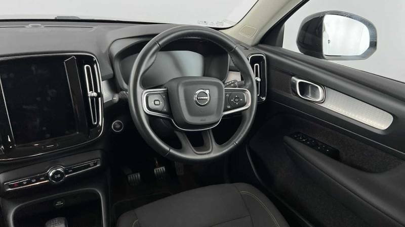 Volvo XC40 T3 Momentum Black #5