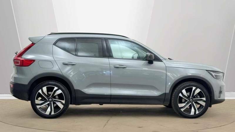 Volvo XC40 B3 Mild Hybrid Ultra Dark Grey #2
