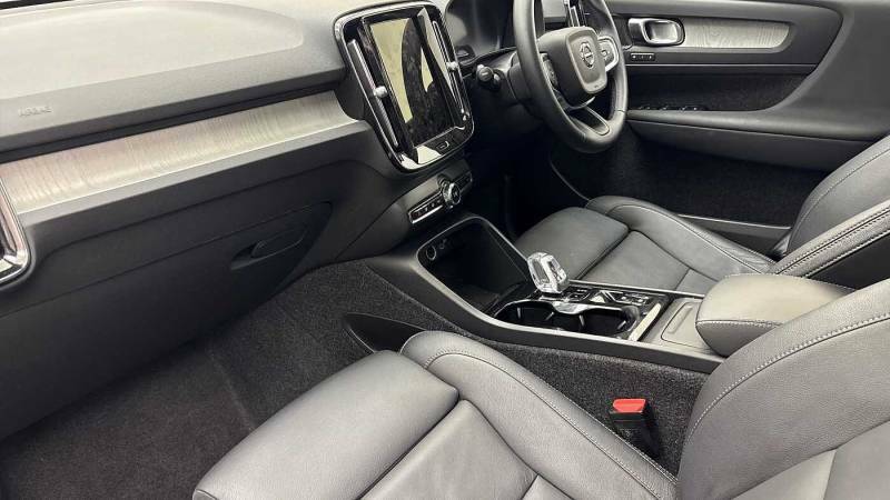 Volvo XC40 B3 Mild Hybrid Ultra Dark Grey #6