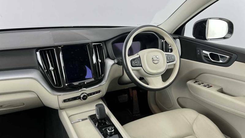 Volvo XC60 B4 Awd Mild Hybrid Momentum Black #5