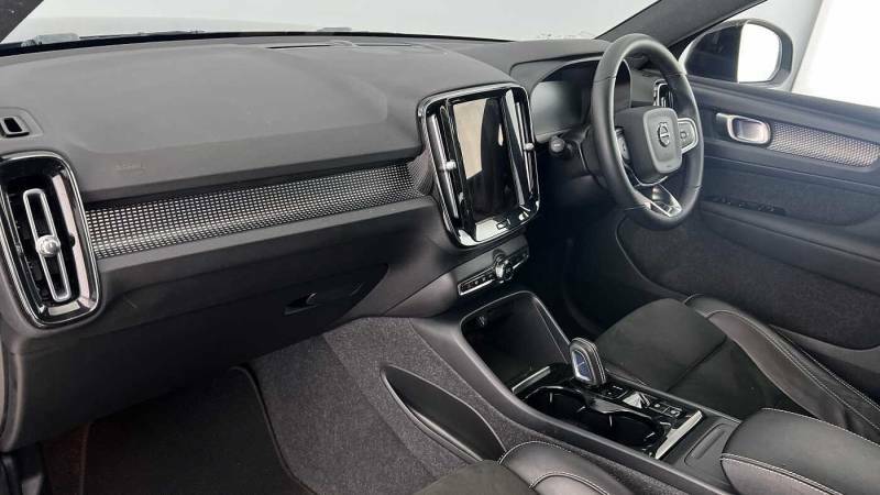 Volvo XC40 B4 Mild Hybrid R-design Black #4
