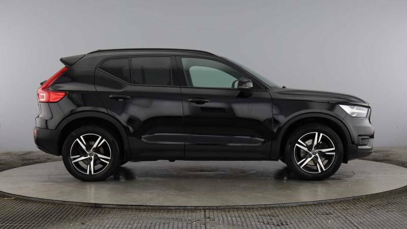 Volvo XC40 B4 Mild Hybrid R-design Black #2