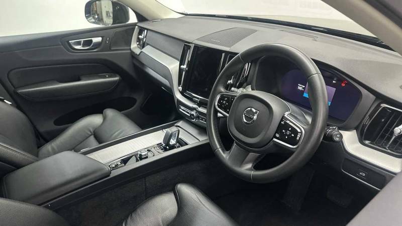 Volvo XC60 B4 Mild Hybrid Plus Dark Black #4