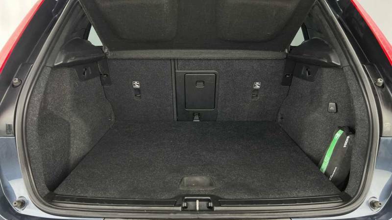Volvo XC40 B3 P Core Park Assist, Power Tailgate, Google A Grey #11