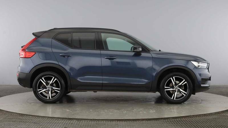 Volvo XC40 T3 R-design Blue #2