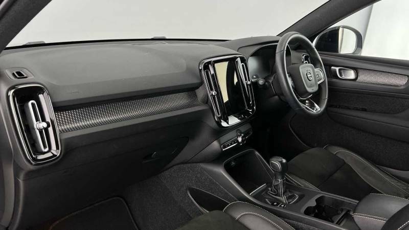 Volvo XC40 T3 R-design Blue #4
