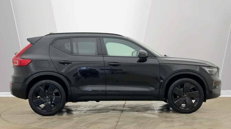 Volvo XC40 B3 Mild Hybrid Black Edition Ultra Black #2
