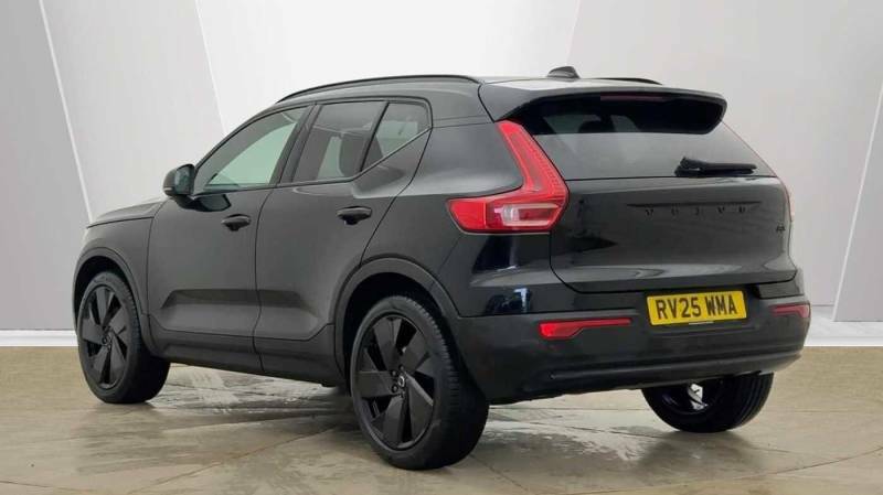 Volvo XC40 B3 Mild Hybrid Black Edition Ultra Black #3