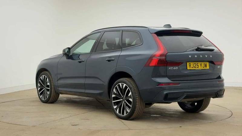 Volvo XC60 B5 Awd Mild Hybrid Ultra Dark Blue #3
