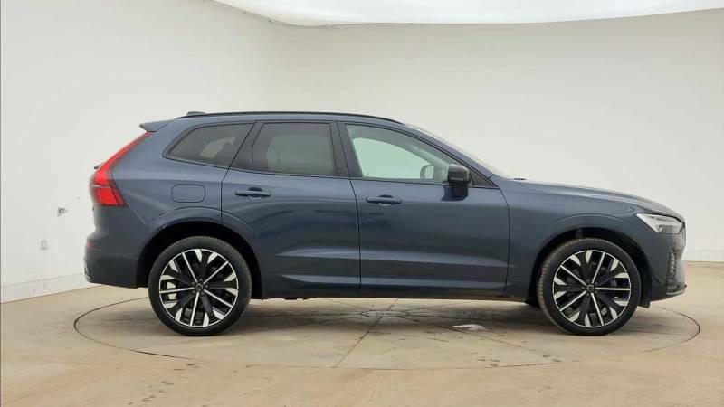 Volvo XC60 B5 Awd Mild Hybrid Ultra Dark Blue #2