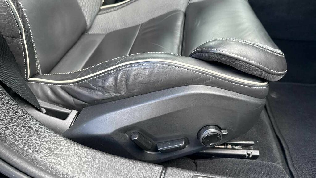 Volvo S60 Recharge T8 Ultimate Awd Black #23