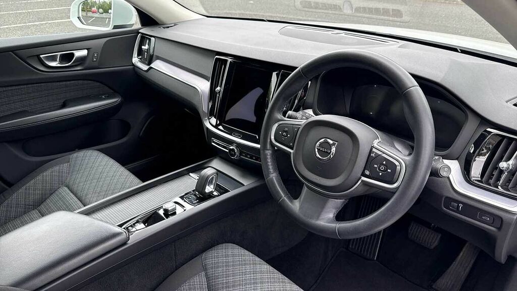 Volvo V60 Momentum, B3 Mild Hybrid NG21YHT White #4