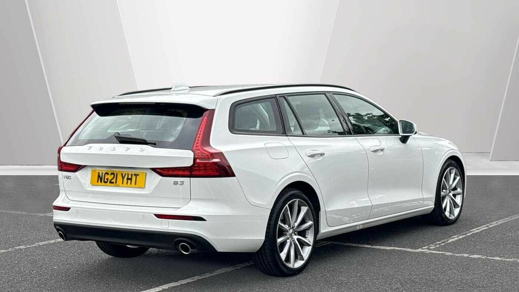 Volvo V60 Momentum, B3 Mild Hybrid NG21YHT White #2