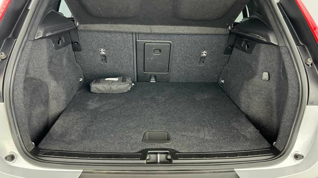 Volvo XC40 R-design, T3 DA71AYO Silver #5