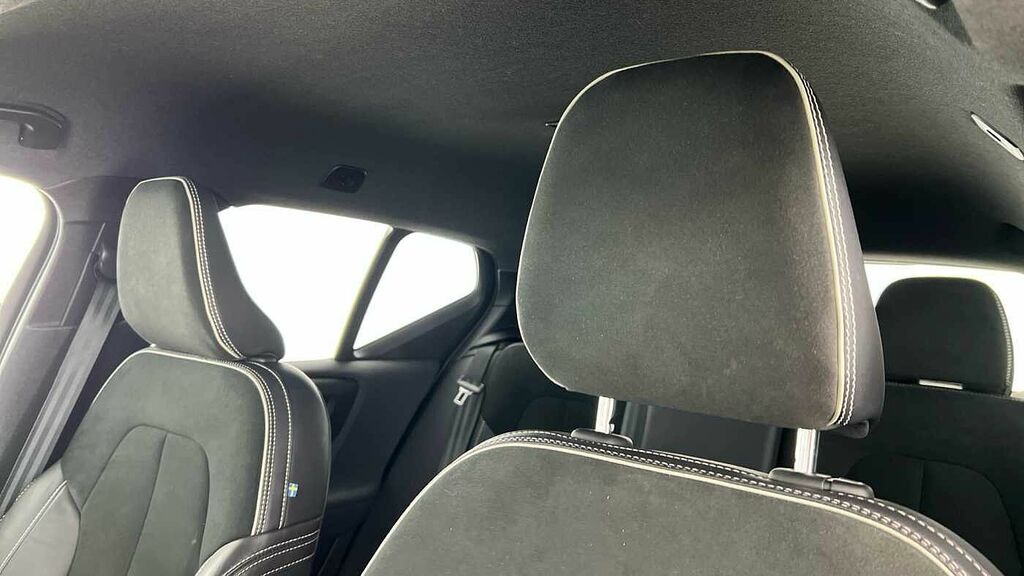Volvo XC40 1.5 T3 163 R Design Black #11