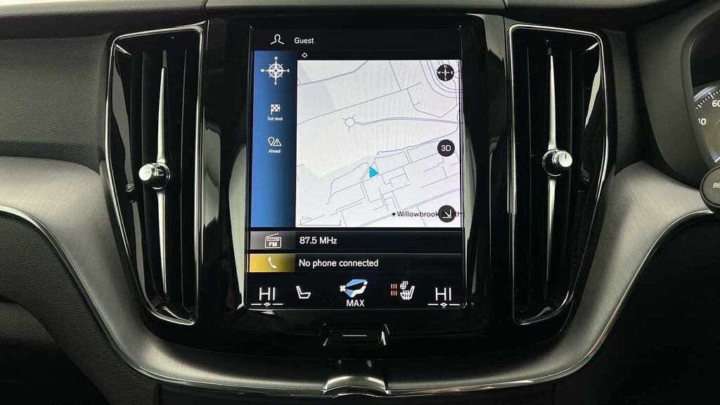 Volvo XC60 Momentum Silver #10