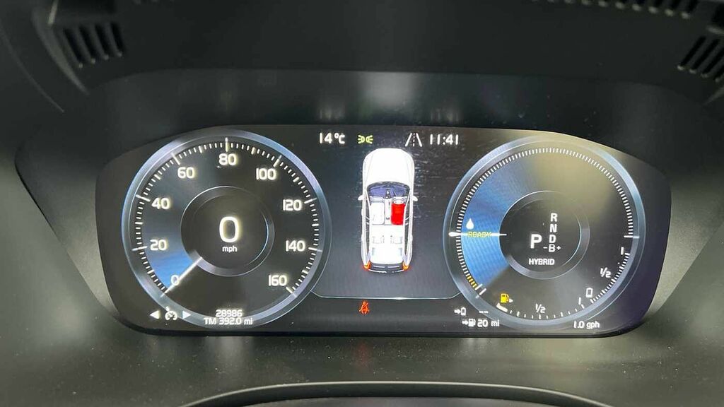Volvo XC60 Momentum Silver #9