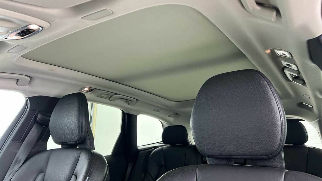 Volvo XC60 Momentum Silver #11