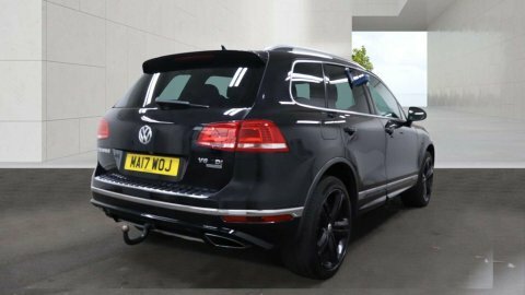 Volkswagen Touareg 3.0 Touareg V6 Black #4
