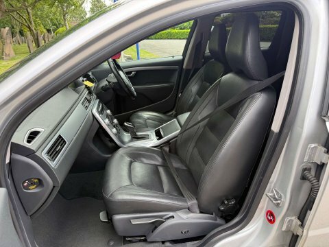Volvo V70 Se Lux Silver #11