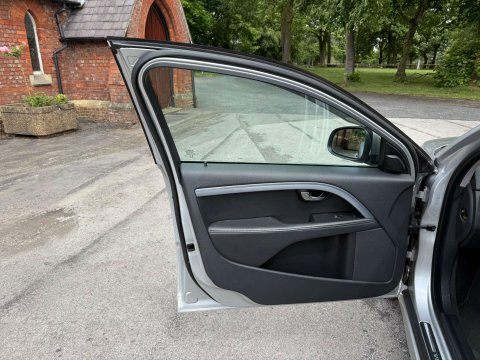 Volvo V70 Se Lux Silver #9