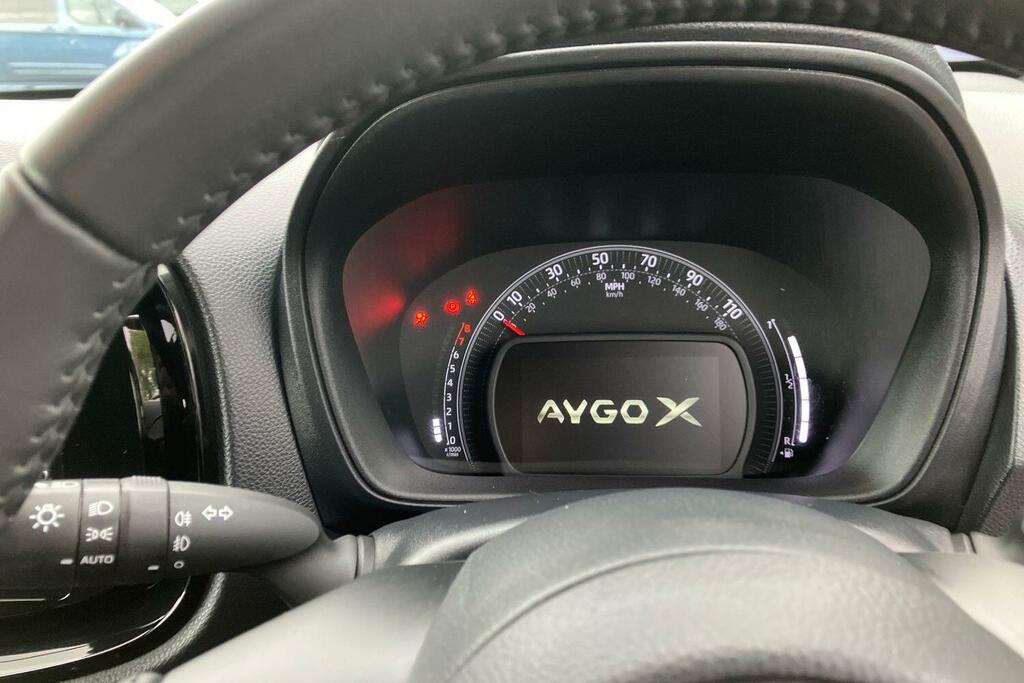 Toyota Aygo X Hatchback White #30