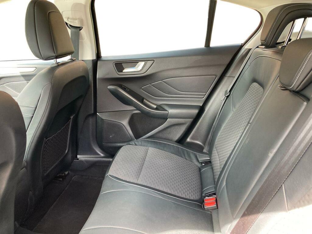Ford Focus 1.0T Ecoboost Titanium Hatchback White #4