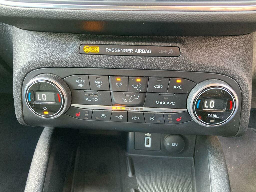 Ford Focus 1.0T Ecoboost Titanium Hatchback White #15