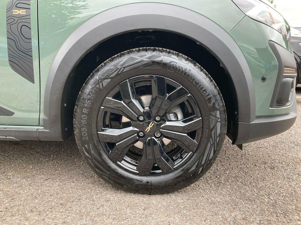 Dacia Sandero Stepway Dacia Sandero Stepway 1.0 Tce 110 Extreme Green #8