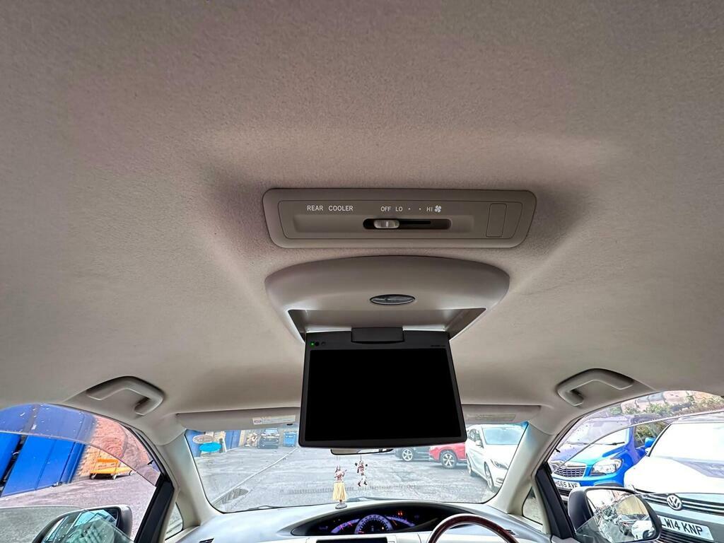 Toyota Estima  White #44