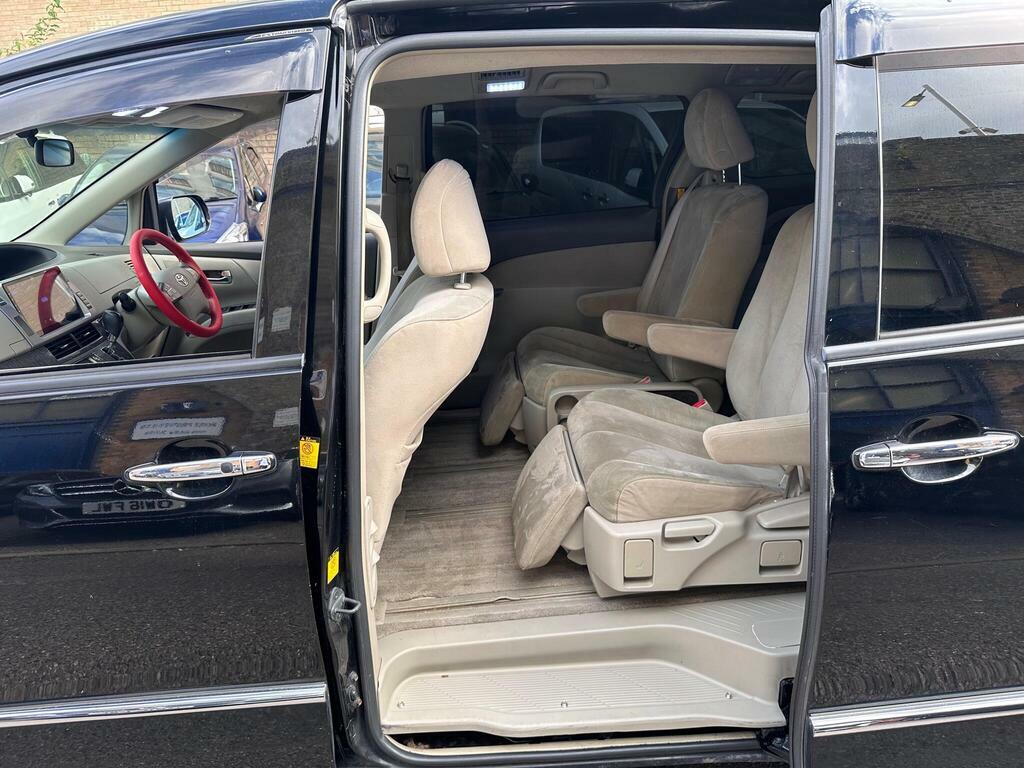Toyota Estima   #19