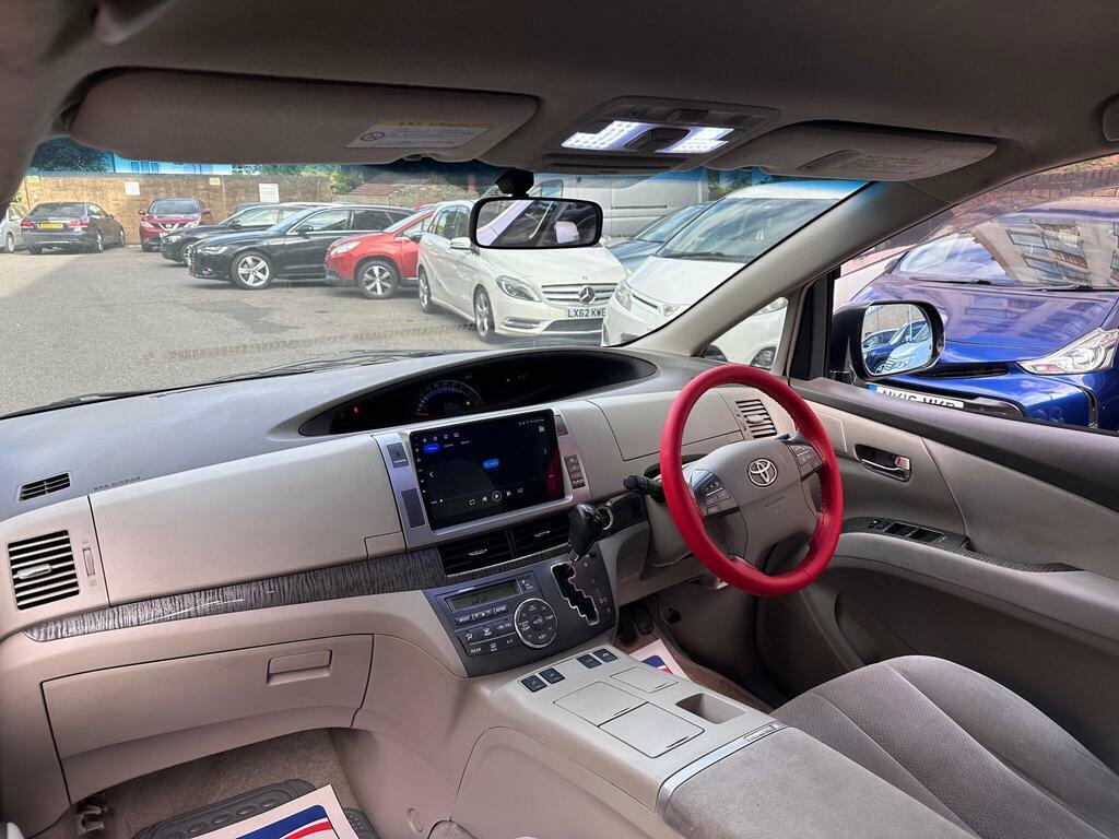 Toyota Estima   #14
