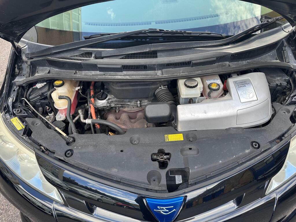 Toyota Estima   #33