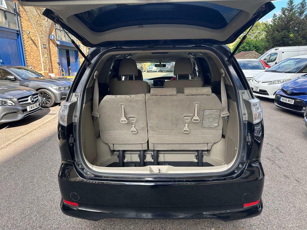Toyota Estima   #42