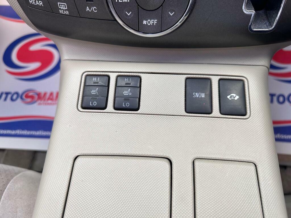 Toyota Estima   #29