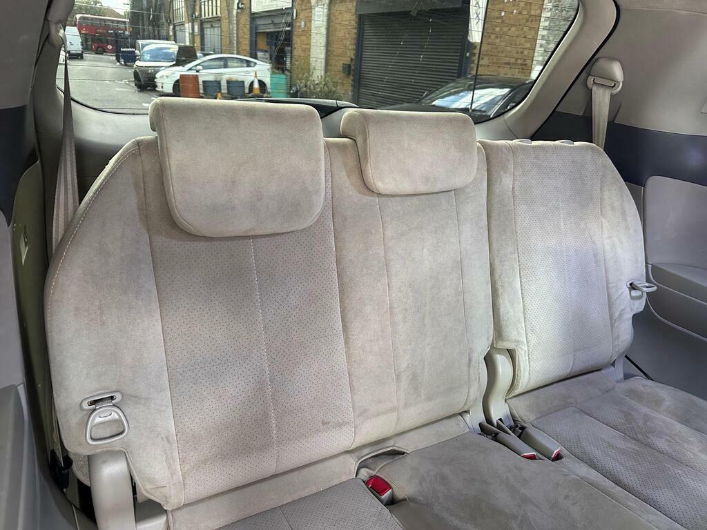 Toyota Estima   #25