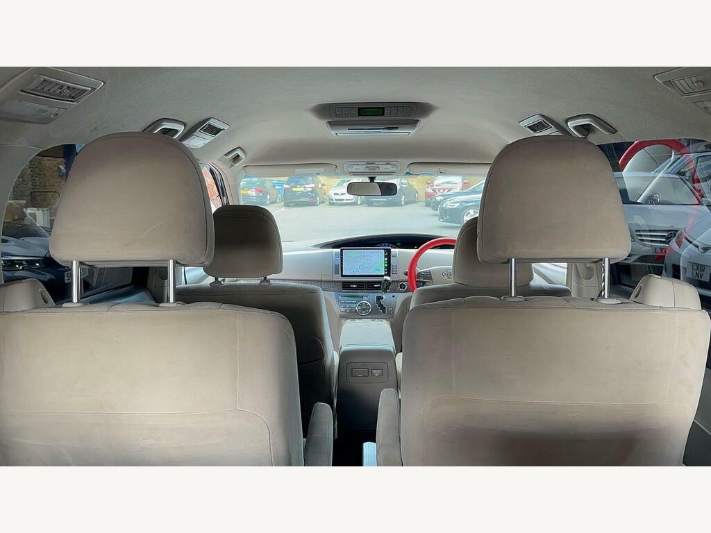 Toyota Estima   #46