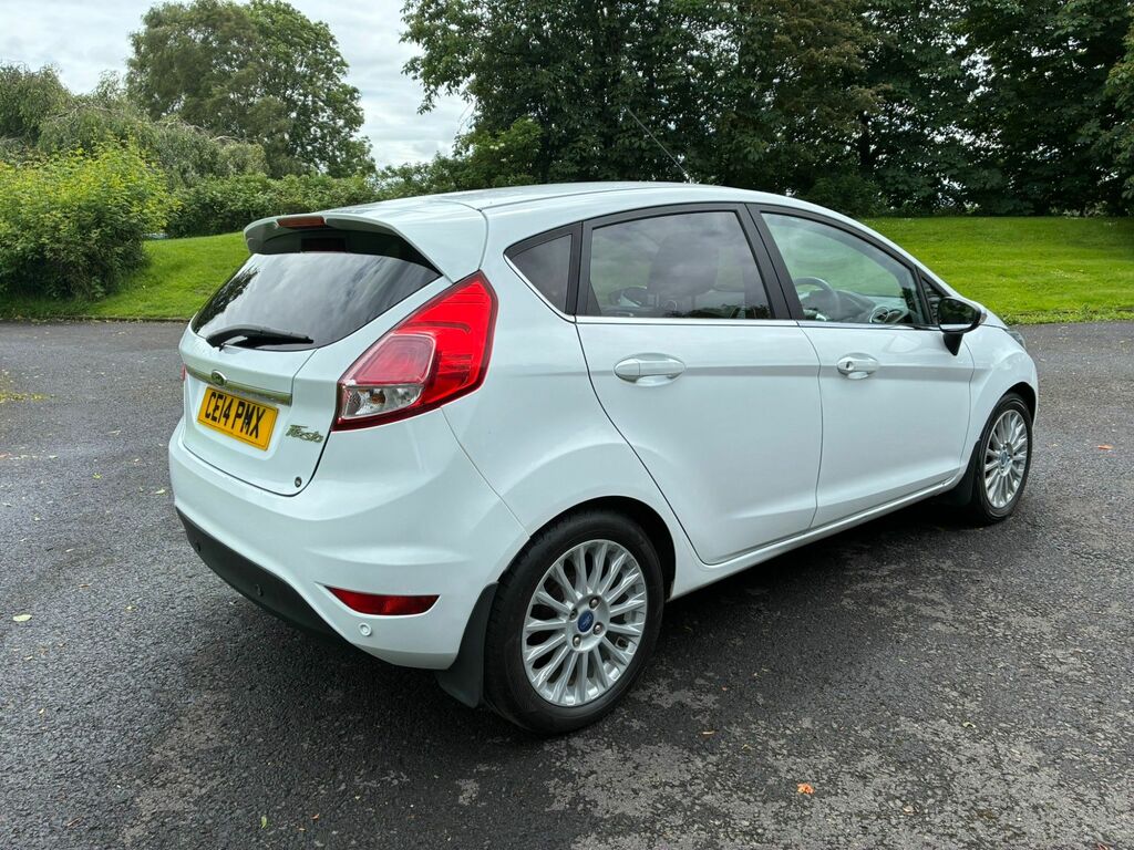 Ford Fiesta Titanium White #5