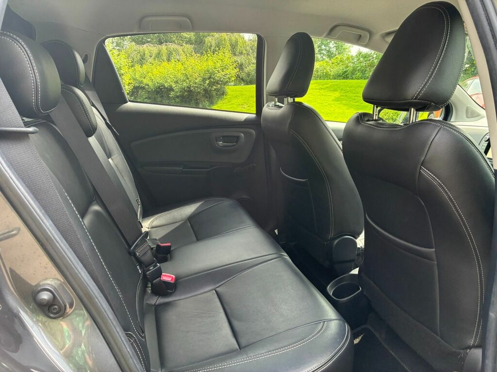 Toyota Yaris Hatchback Grey #24