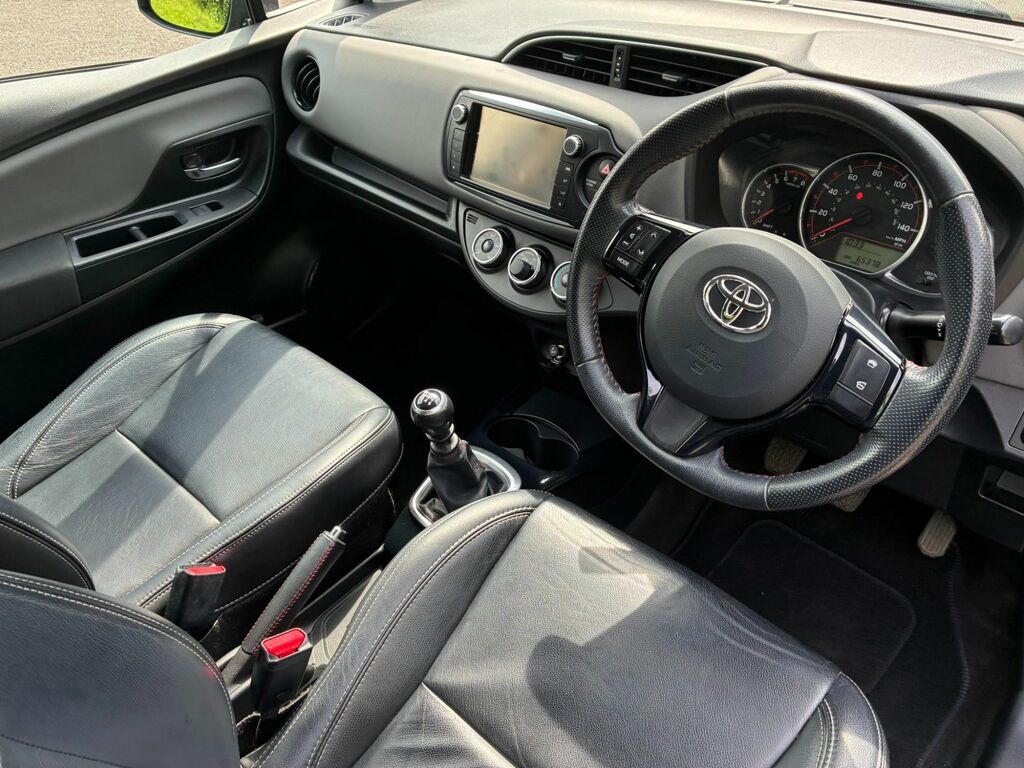 Toyota Yaris Hatchback Grey #9