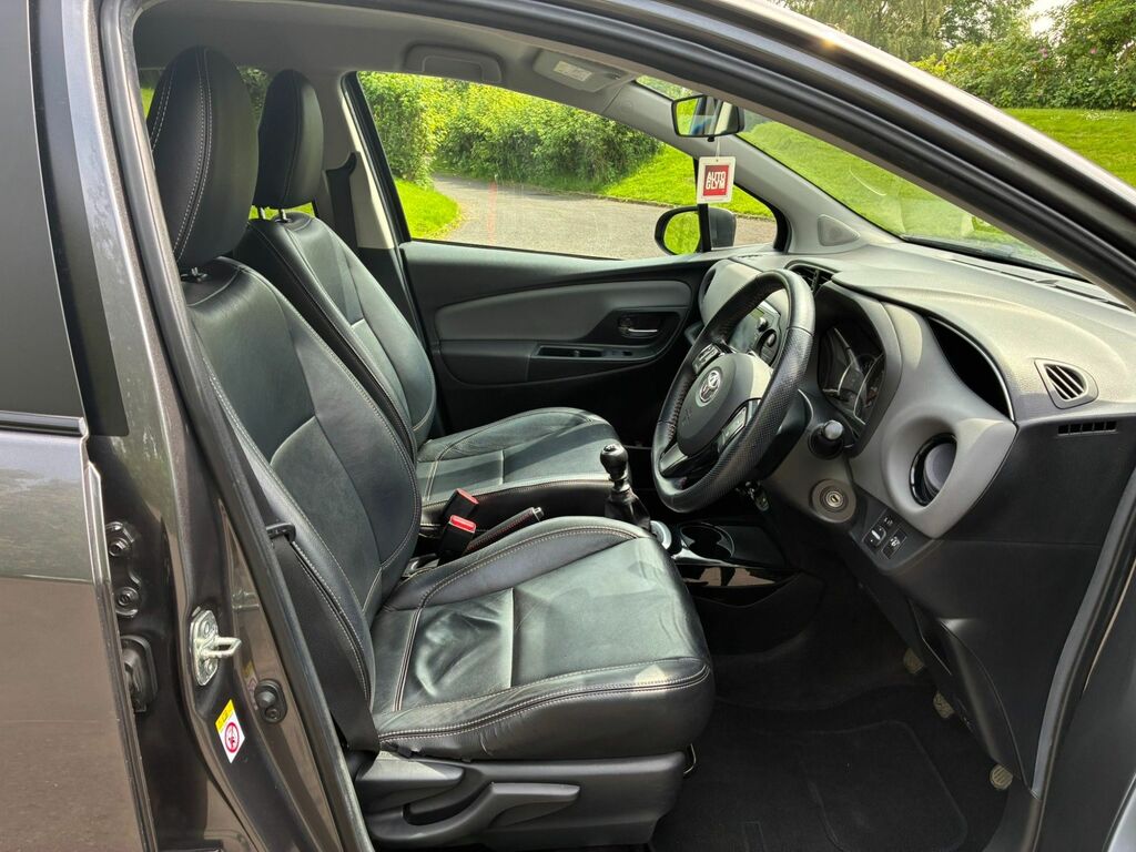 Toyota Yaris Hatchback Grey #20